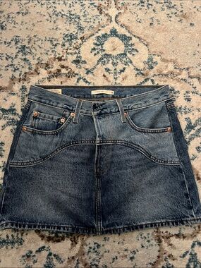 Levi’s Icon Skirt